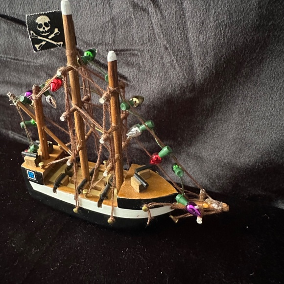 Vintage Provincetown MA. Handmade wood home decor, ornament, pirate ship - Picture 2 of 8